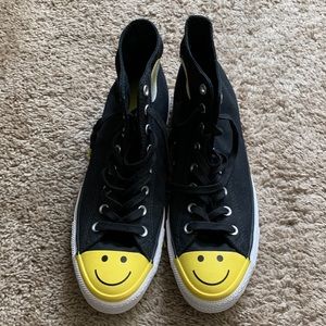 Like New Smiley Face Converse Chuck Taylor All Star High Tops Mens Size 10.5